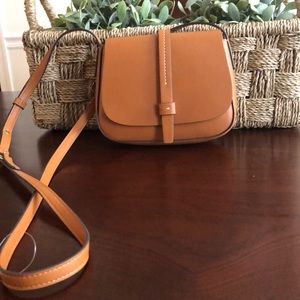 NWT ✨ GAP Crossbody ✨✨